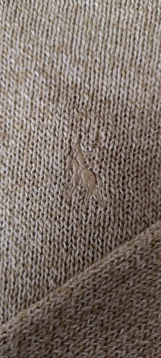 Jersey beige de punto. Puede ser M/L. Preguntar.