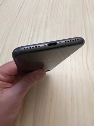 iPhone 8 64GB 4G LTE Nero