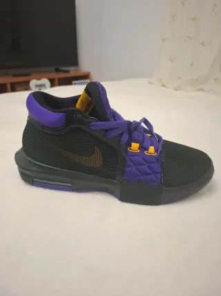 Zapatillas Nike Lebron Witness