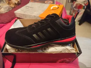 Deportivos Adidas punta acero negro/rojo