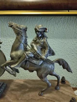 Reloj Bronce y Candelabros con Mármol