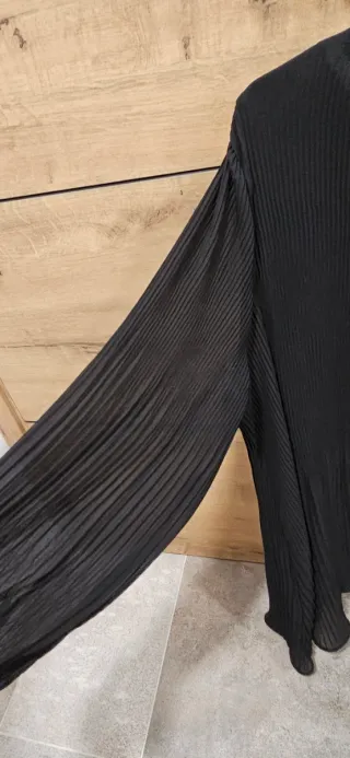 Vestido Zara Negro Talla XL efecto plisado
