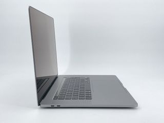 MacBook Pro 16" (2019) Intel Core i7 2.6GHz 6 núcleos - SSD 512GB - RAM 16GB - Gris Espacial