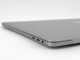 MacBook Pro 16" (2019) - Intel Core i9 2.4GHz 8 núcleos - SSD 1TB SSD - RAM 32Gb - Gris Espacial