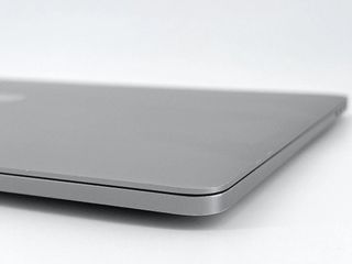 MacBook Pro 16" (2019) - Intel Core i9 2.4GHz 8 núcleos - SSD 1TB SSD - RAM 32Gb - Gris Espacial