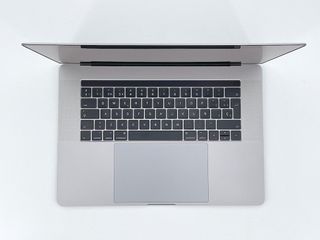 MacBook Pro 16" (2019) Intel Core i7 2.6GHz 6 núcleos - SSD 512GB - 32GB RAM - Gris Espacial
