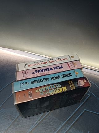 4 cintas, peliculas VHS. especial Peter sellers