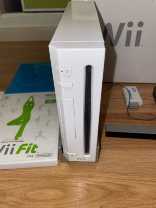 Nintendo Wii Completa con Caja y Accesorios