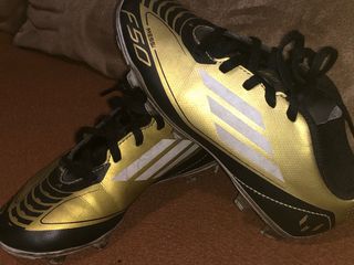 Botas de fútbol Adidas F50 Messi Oro