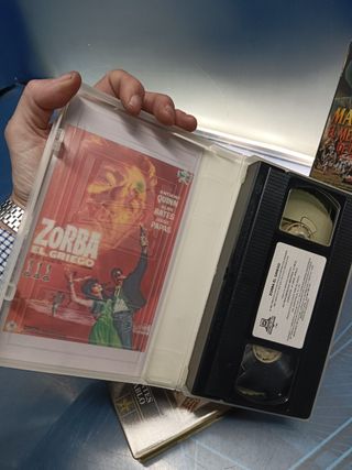 3 cintas, películas VHS. actor Anthony Quinn