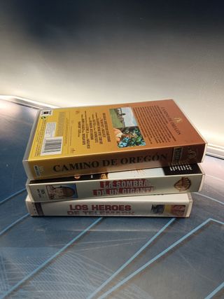 vhs, 3 películas especial Kirk douglas + retrato en marco