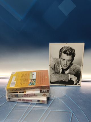 vhs, 3 películas especial Kirk douglas + retrato en marco