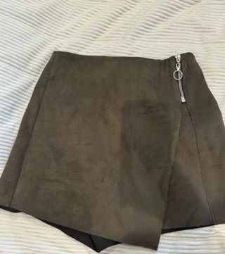 Falda pantalón verde militar de ante de ZARA