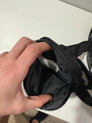 Riñonera Nike Negra Triple Swoosh NEGOCIABLE