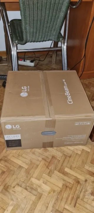 Proyector LG CineBeam Laser 4K HU810P