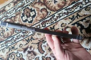 Samsung Galaxy A56 con funda y cargador