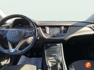 Opel Grandland X 1.2 Turbo Design & Tech