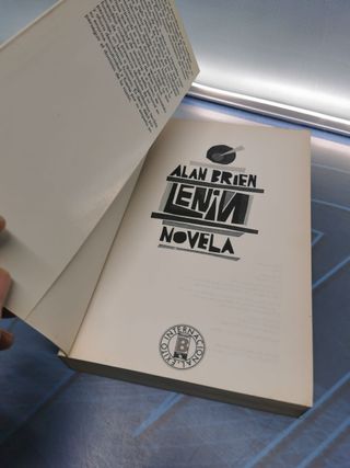 Libro, novela, Lenin.- Alan Brien,