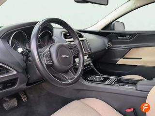 Jaguar XE 2.0 Diesel 132kW Pure Auto AWD