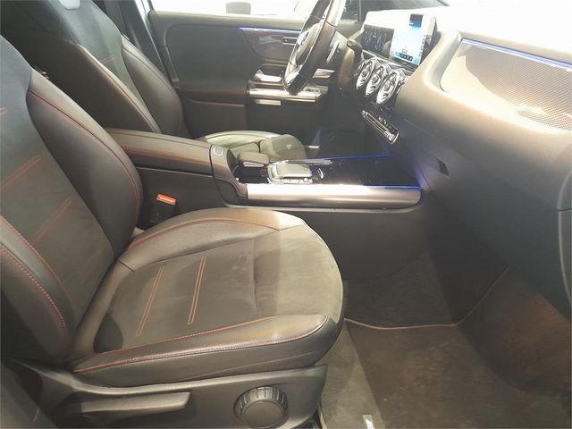 MERCEDES-BENZ Clase GLA 200 D 4MATIC