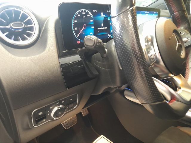 MERCEDES-BENZ Clase GLA 200 D 4MATIC