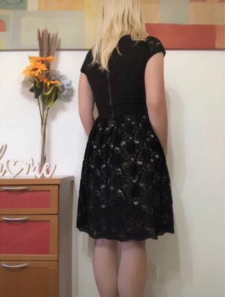 Vestido negro de encaje