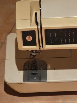 Máquina de coser Singer Futura 2010