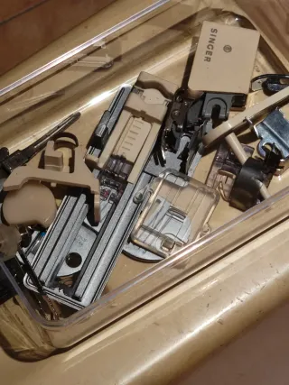 Máquina de coser Singer Futura 2010