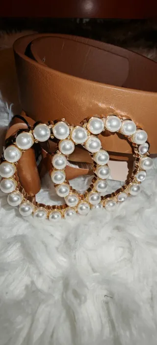 Cinturón hebilla perlas 95 cm