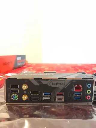 GIGABYTE B650 GAMING X AX PLACA BASE