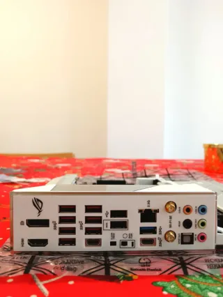 ASUS ROG STRIX X670 E A GAMING WIFI PLACA BASE