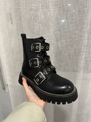 Botines Goth Negros con Cremallera y Plataforma