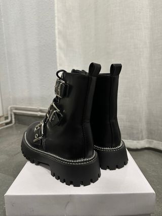 Botines Goth Negros con Cremallera y Plataforma