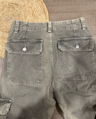 Pull&Bear Pantalón Ancho Verde con Bolsillos