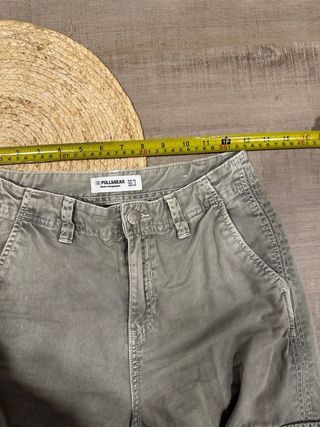 Pull&Bear Pantalón Ancho Verde con Bolsillos
