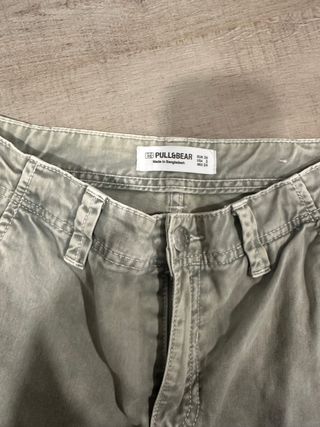Pull&Bear Pantalón Ancho Verde con Bolsillos