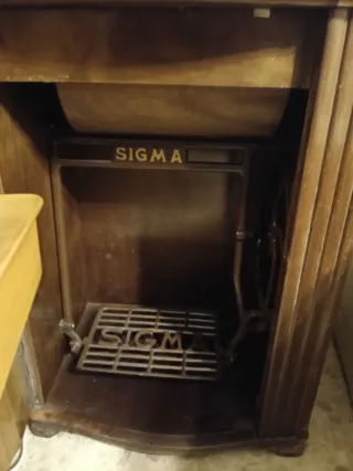 Máquina de coser Sigma antigua