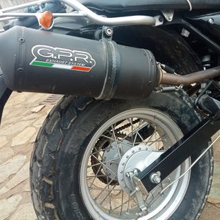 Suzuki VanVan 125cc Negra