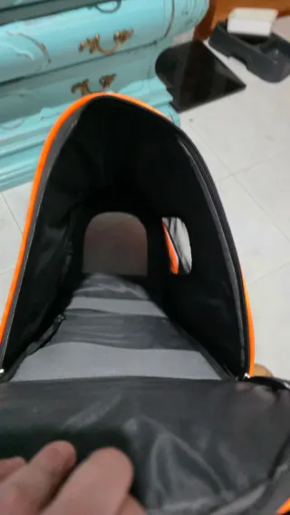 Transportín para mascotas naranja y gris
