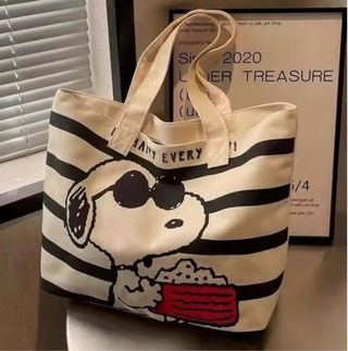 Bolso de mano y hombro snoopy nuevo.