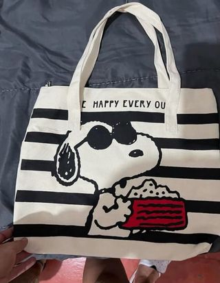 Bolso de mano y hombro snoopy nuevo.