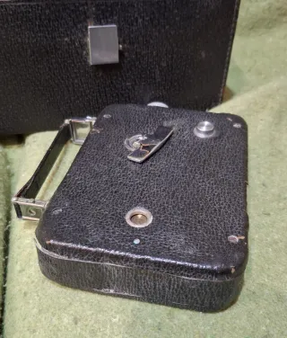 Cine-Kodak Eight Model 60 con estuche