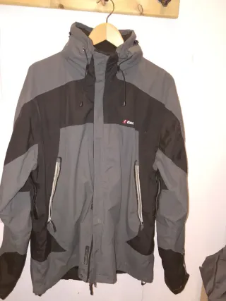 Chaqueta técnica con capucha hombre XL