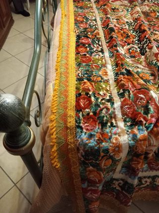 Copriletto floreale in velluto