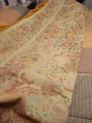 Copriletto floreale in velluto