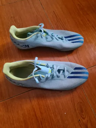 Zapatillas deportivas Adidas azules y verdes