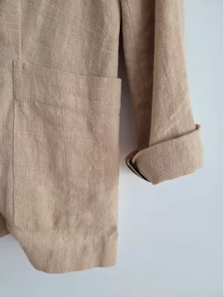 Americana beige corte recto