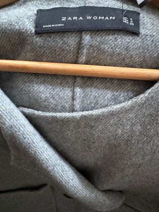 Abrigo corto Zara gris