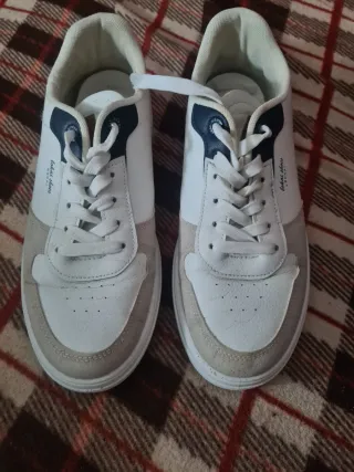 Zapatillas Bokai Beige y Blancas