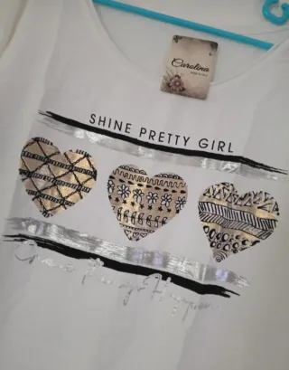 Camiseta Carolina Talla XL Corazones Dorados